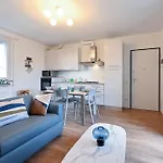 Lora Luxury 6 ,free Private Parking, Self Check In *