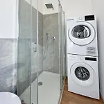 Lora Luxury 6 ,free Private Parking, Self Check In Apartment *