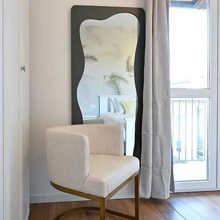 Lora Luxury 6 ,free Private Parking, Self Check In, Air Conditioner