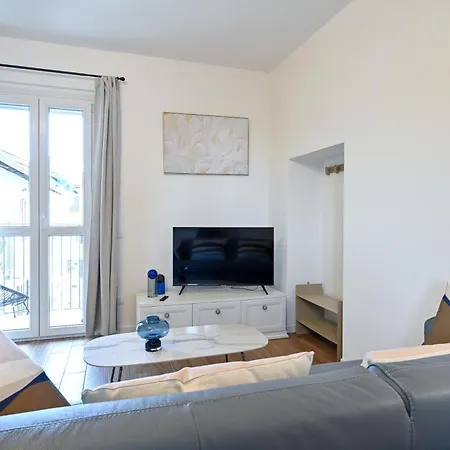 Lägenhet Lora Luxury 6 ,free Private Parking, Self Check In