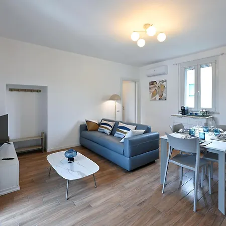 Lora Luxury 6 Free Private Parking, Self Check In コモ