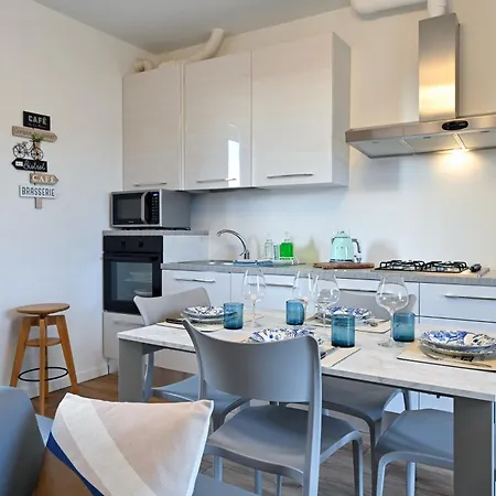 アパート Lora Luxury 6 Free Private Parking, Self Check In コモ