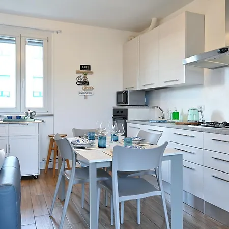 Lora Luxury 6 Free Private Parking, Self Check In コモ