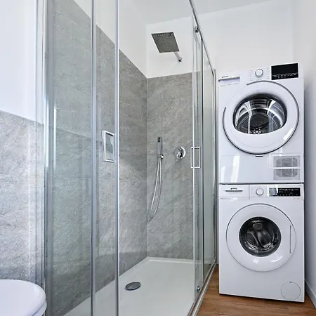 Lora Luxury 6 ,free Private Parking, Self Check In, Air Conditioner 코모