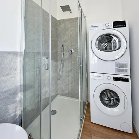 Lora Luxury 6 ,free Private Parking, Self Check In, Air Conditioner 아파트 *