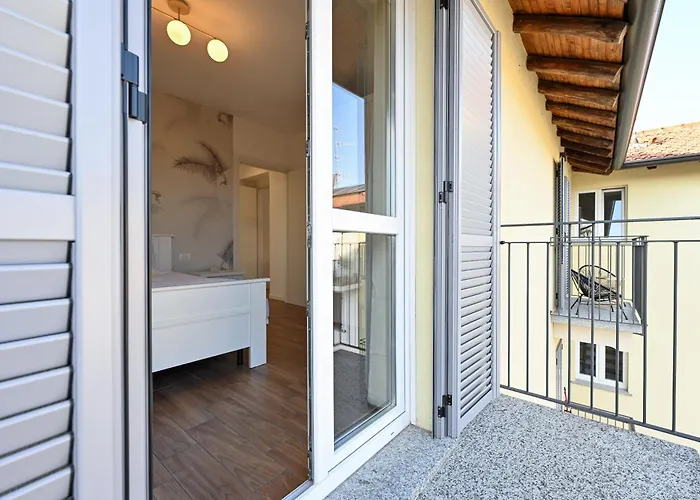 Lora Luxury 6 Free Private Parking, Self Check In アパート コモ