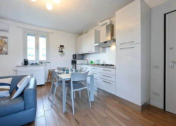 Lora Luxury 6 Free Private Parking, Self Check In * コモ