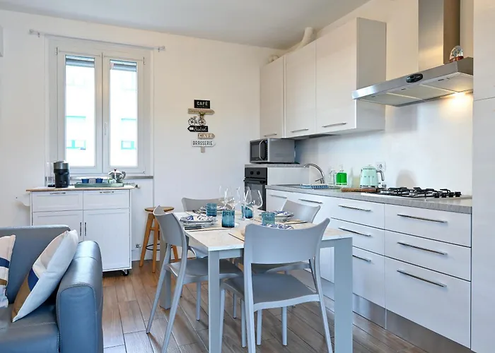 Lora Luxury 6 Free Private Parking, Self Check In コモ