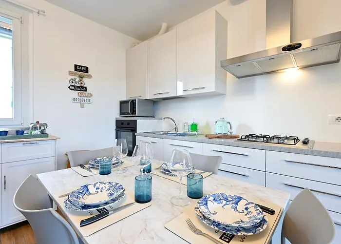 Lora Luxury 6 Free Private Parking, Self Check In 公寓 *