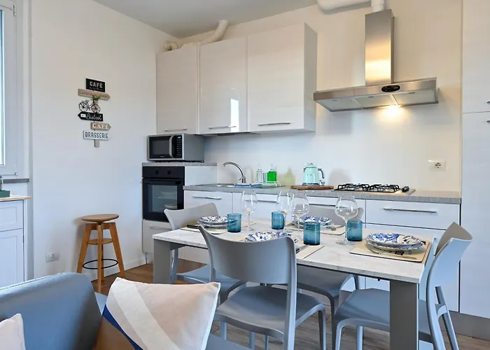 Appartement Lora Luxury 6 Free Private Parking, Self Check In Como